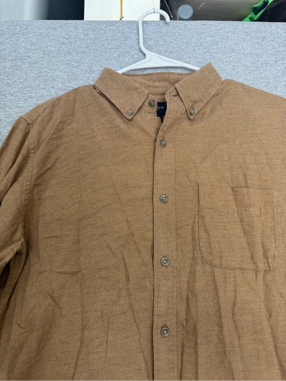 J. Crew Men's Button-Down Shirt in Camel Brown - Picture 3 of 10